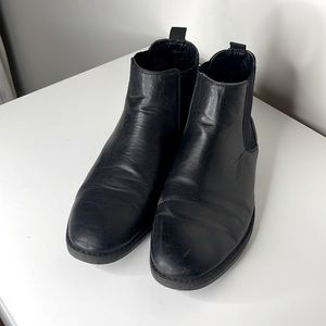 Chelsea Boots - Black - SIZE 11 ( US)